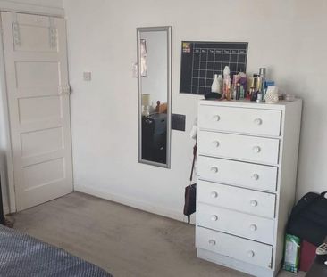 5 bedroom semi-detached house to rent - Photo 5