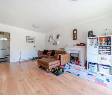 Woking, Surrey, GU21 - Photo 3