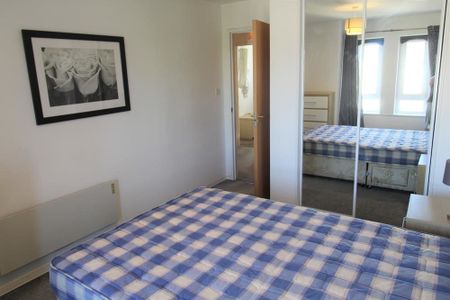 Cuparstone Court, Top Floor, AB10 - Photo 3
