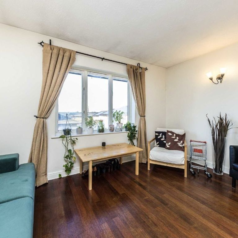 St. Benedicts Close, SW17 9NU, London - Photo 1