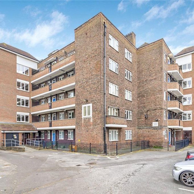 2 bedroom flat to rent - Photo 1