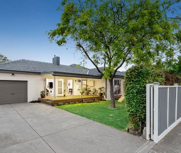 ENTERTAINERS DELIGHT WITH INDOOR-OUTDOOR FLOW! - Photo 6