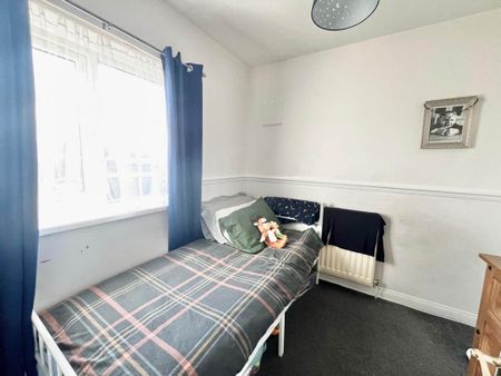 3 bedroom semi-detached house to rent - Photo 3