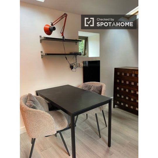 Studio apartment for rent in Killiney, Dublin - Photo 1