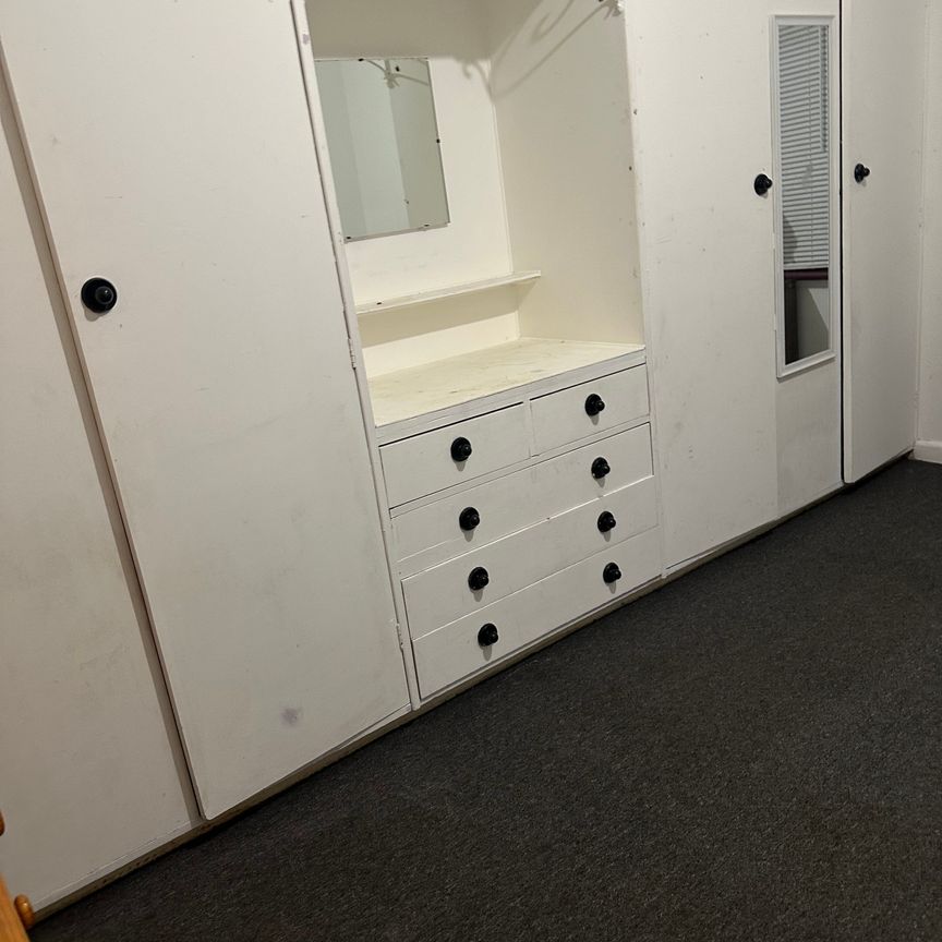 Yarraville - Photo 1