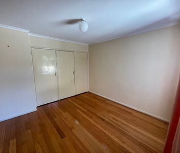 Cozy 1 Bed Unit in the Heart of Springvale - Photo 1