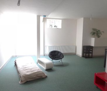 Te huur in het centrum van Bussum, een ruime studio met eigen voorz... - Foto 2