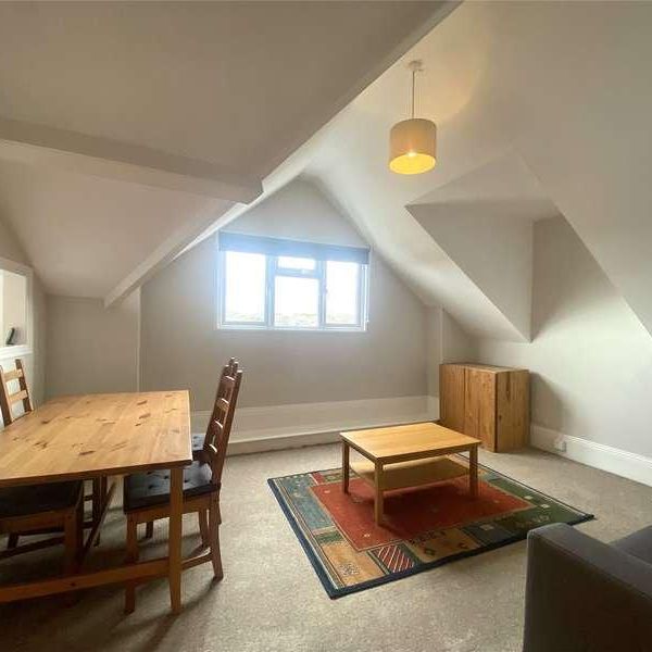 Top Floor Flat, Cotham Vale, Bristol, BS6 - Photo 1