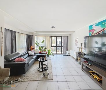 Ruim appartement in het centrum met 3 slpks - Photo 1