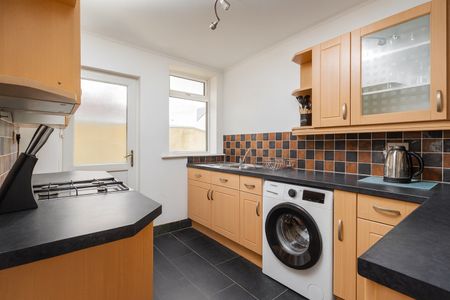 5 Bed Terraced House, Portrush Street, L13 - Photo 3