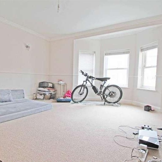 First Avenue, Hove, BN3 - Photo 1