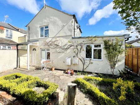 1 bedroom detached house to rent - Photo 2