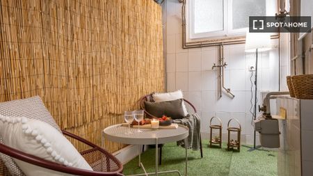 barcelona, Catalonia 08024 - Photo 2