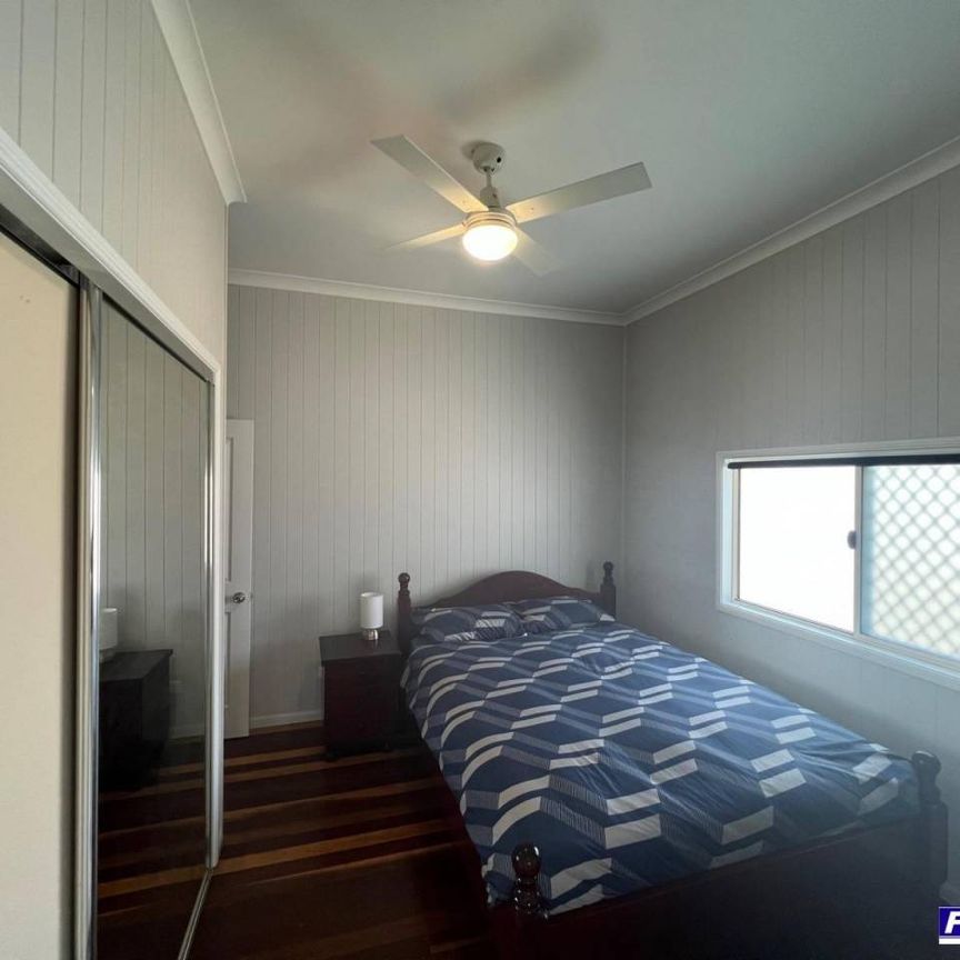 Lovely 3 Bedroom 2 Bathroom Furnished Home - Photo 1