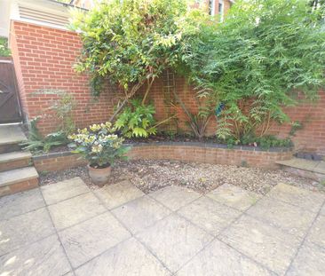 3 bedroom terraced house to rent - Photo 1