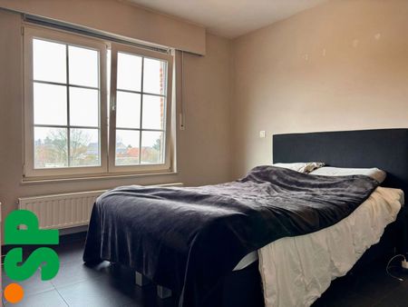 Ruim appartement nabij het centrum van Geel met 2 slaapkamers en terras. - Photo 5