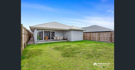 Ultra Modern- 4 Bed Family Home - Photo 5