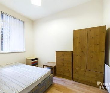 APT 1, 12 Allworthy Avenue, Belfast, BT14 6BU - Photo 3