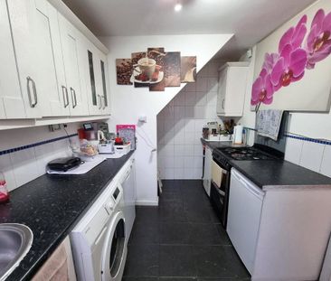 3 bedroom terraced house to rent - Photo 4