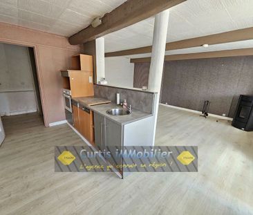 Location Maison 3 pièces 78m² ST JUST MALMONT 43240 - Photo 1