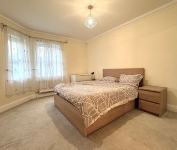 Upperton Road, EASTBOURNE - Photo 4