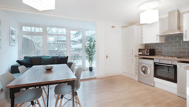 Gough Walk – Room 3 - Photo 1