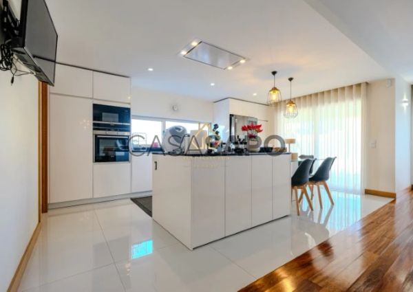 Moradia T4+2 para comprar / alugar em Gondomar