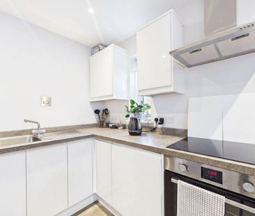 1 bedroom Flat in King Street, Maidenhead - Photo 3