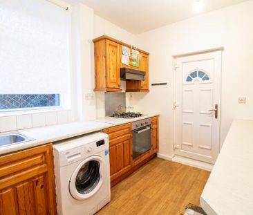 2 bedroom semi-detached house to rent - Photo 6