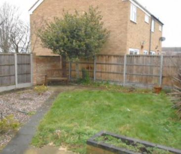 2 bedroom end of terrace house to rent - Photo 1