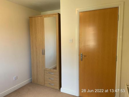 2 bedroom flat to rent - Photo 4