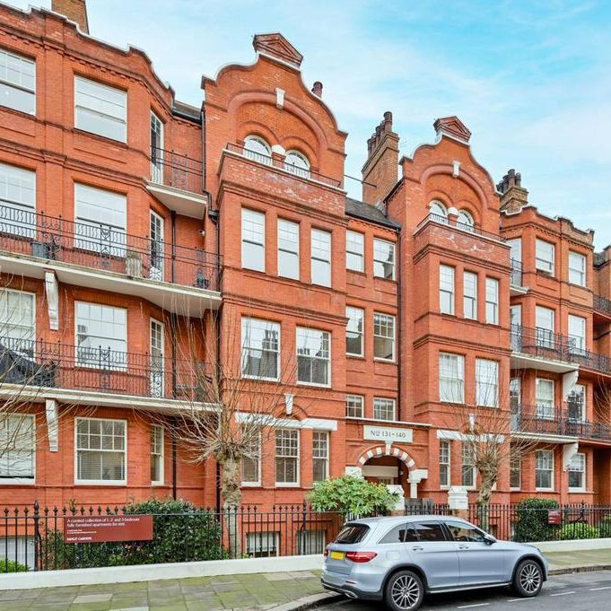 3 bedroom flat to rent - Photo 1