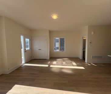 For Lease - 173 Seguin Street, Richmond Hill, Ontario - Photo 4