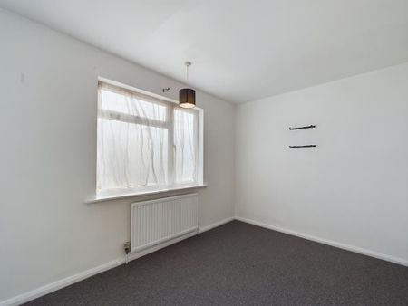 2 bedroom semi-detached house to rent - Photo 4