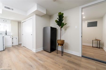 For Lease - 129 Durham Street Unit# unit 3 - main, Port Colborne, Ontario - Photo 2