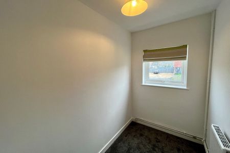 Olive Close - Photo 5