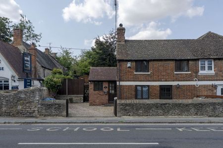 Grove Road, Bladon, Woodstock, Oxfordshire, OX20 - Photo 3
