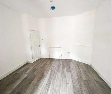 Priory Crescent, Southend-on-sea, Essex, SS2 - Photo 6