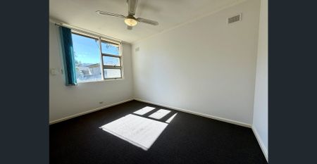 Spacious Family Home with Generous Yards in Prime Location! - Photo 3