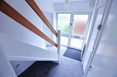 Pembroke Drive, Westlands, Newcastle, ST5 - Photo 4