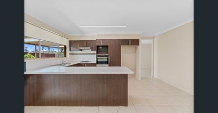 Beautifully presented 4-bedroom home - Photo 4