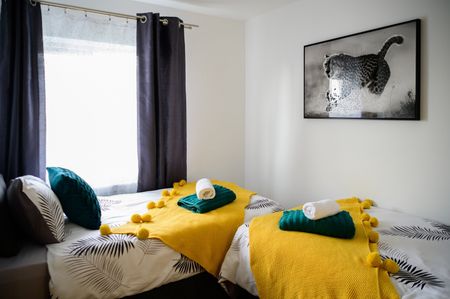 3 Bed Semi-Detached House, Wyrale Drive, NG8 - Photo 4