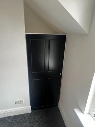 Room 2, 4 Eglantine Gardens, (Studio Room), BT96EZ, Belfast - Photo 1