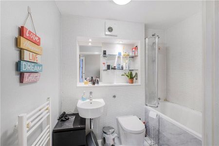 1 bedroom apartment to rent - Photo 2