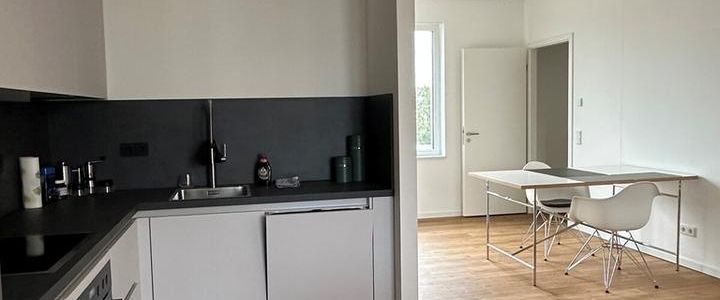 Bezugsfertige Wohnung - Einfach Möbel rein und Füße hoch! - Foto 1