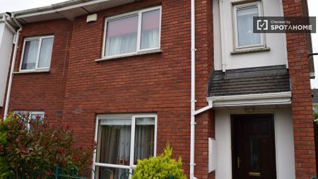 Cosy room in shared apartment in Blanchardstown, Dublin - Photo 2