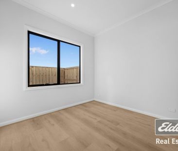 An elegant residence perfect for comfortable living! - Photo 3