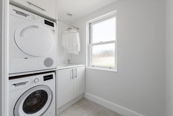 5 bedroom flat to rent - Photo 1