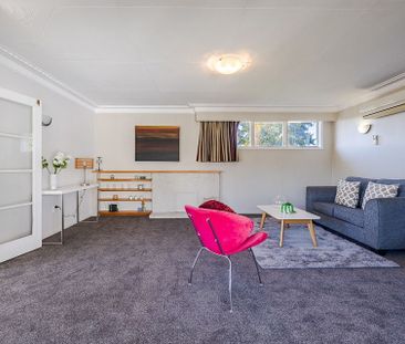 4 Bedroom Family Home in Mornington! - Photo 4