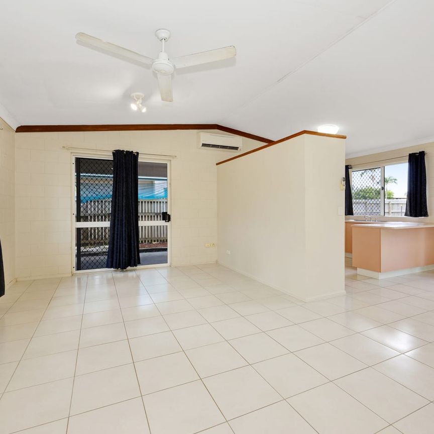 WOODLANDS GARDENS ESTATE - WELL MAINTAINED HOME - Photo 1